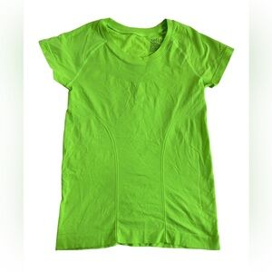 Zella neon green light weight active quick dry tee shirt NWT size small